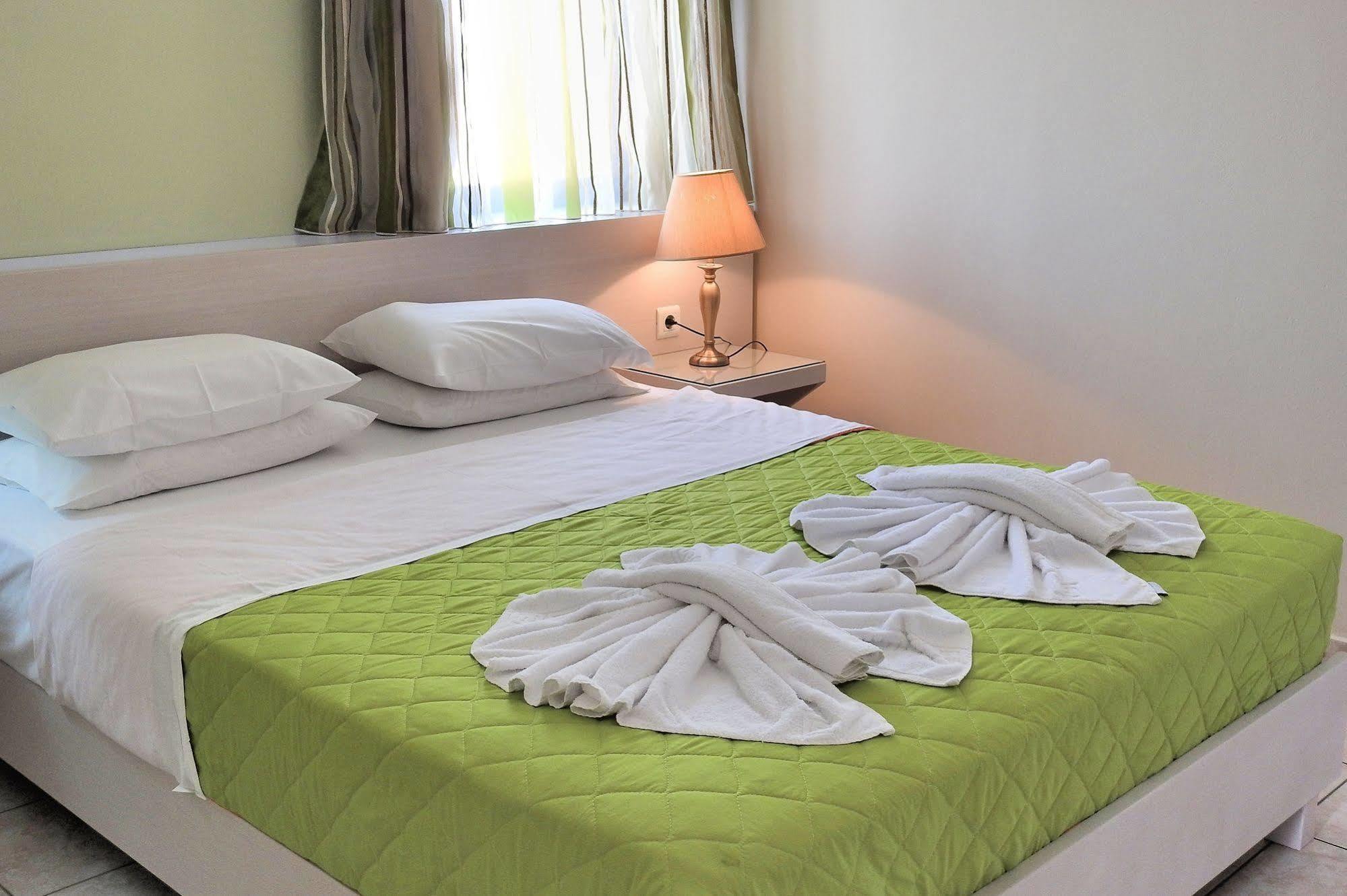 Nanakis Beach Apartments Stavrós Extérieur photo