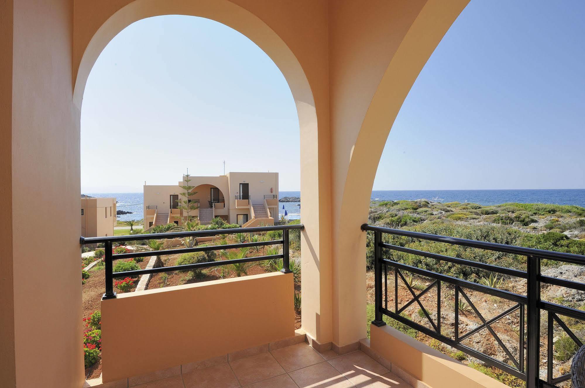 Nanakis Beach Apartments Stavrós Extérieur photo