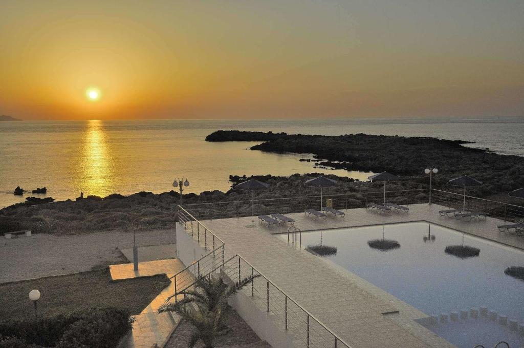 Nanakis Beach Apartments Stavrós Extérieur photo